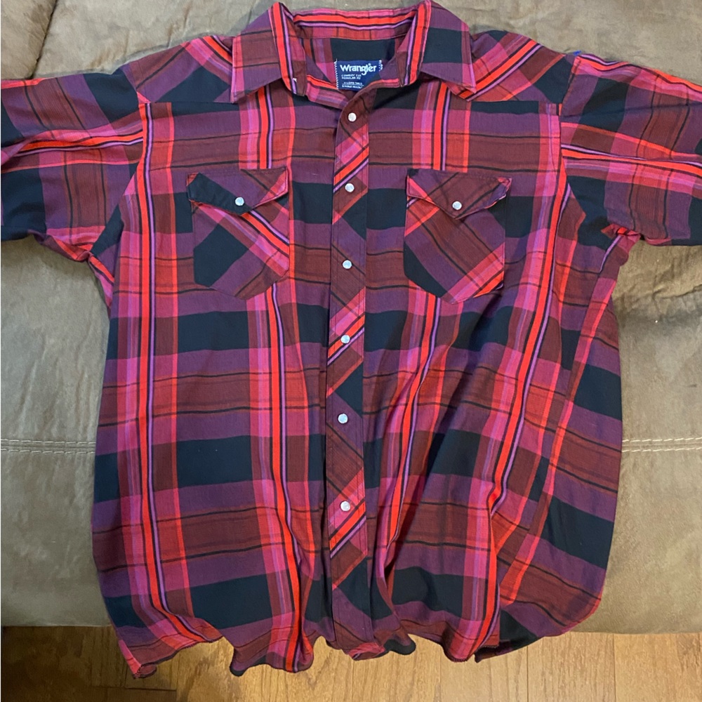 Wrangler short sleeve button down shirt